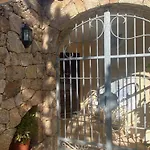 Orsa Sul Mare A Baja Sardinia فيلة *