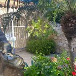 فيلة Orsa Sul Mare A Baja Sardinia